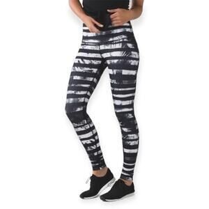 Lululemon Wunder Under Leggings Full-On Luon in Shady Palms Black White Size 2
